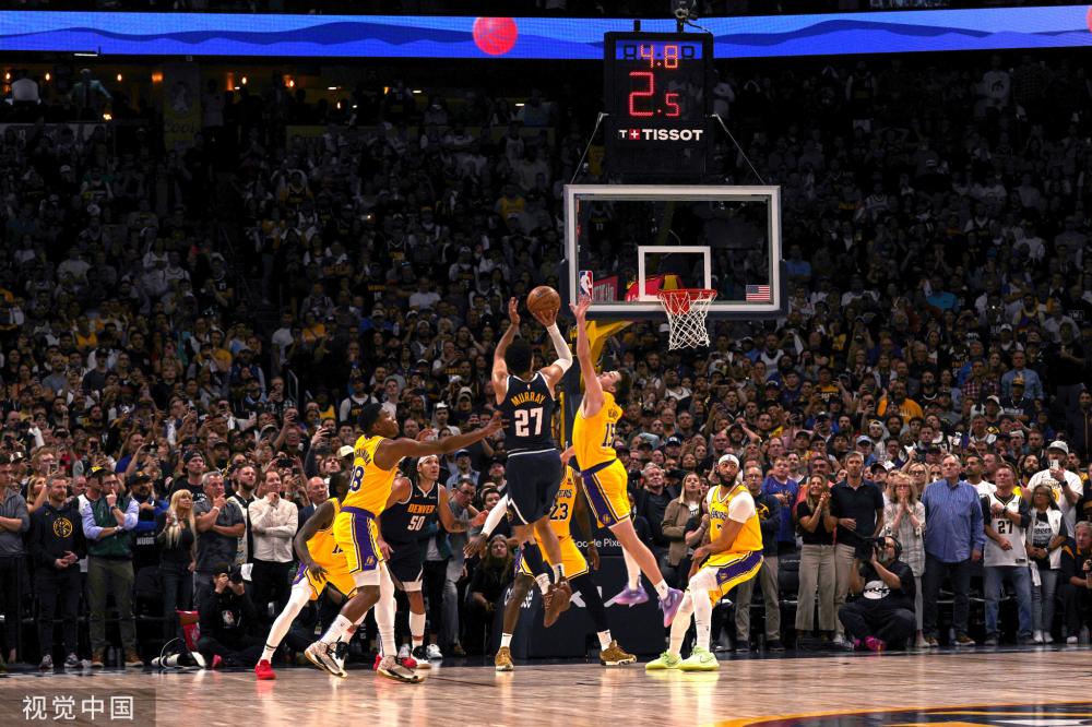 湖人在首战 湖人在首战